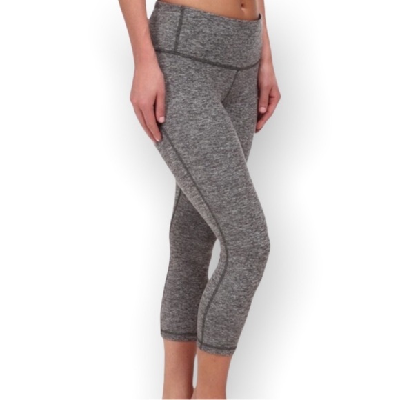 Patagonia Pants - Patagonia Woman’s Heather Grey Centered Yoga Crop Leggings